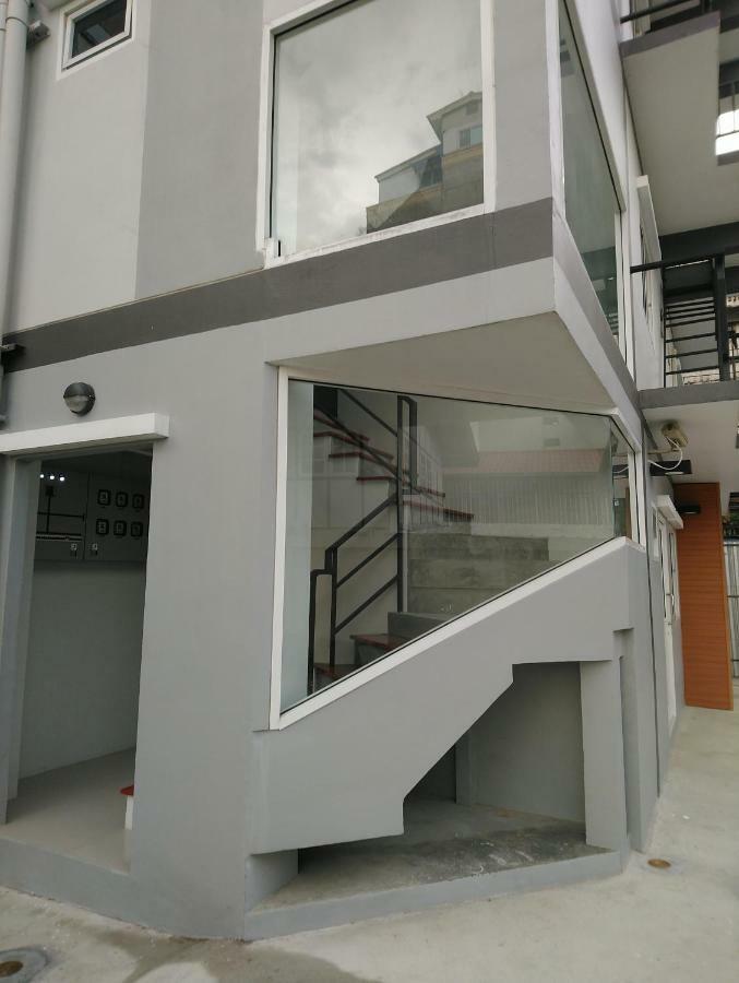 808 Bangkok Apartamento Exterior foto