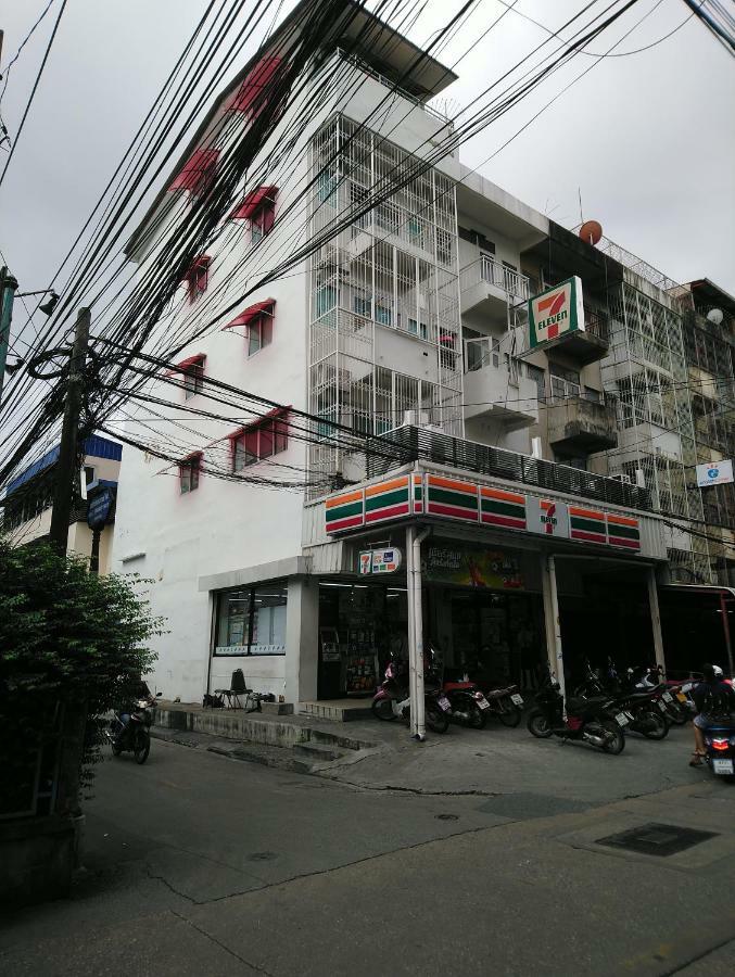 808 Bangkok Apartamento Exterior foto