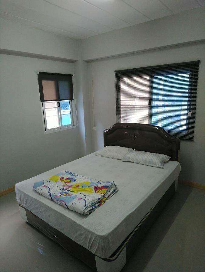 808 Bangkok Apartamento Exterior foto