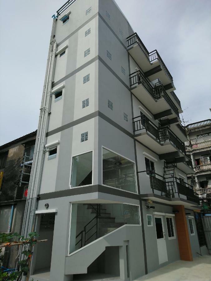 808 Bangkok Apartamento Exterior foto
