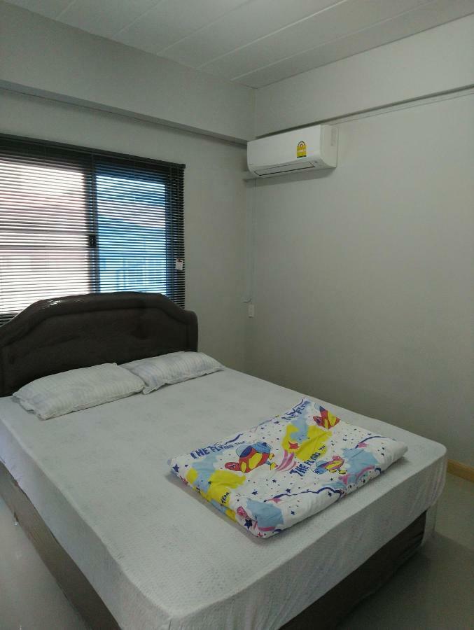 808 Bangkok Apartamento Exterior foto